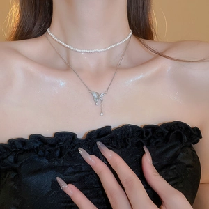 Elegant butterfly Y2K layered necklace with pearls and zircon pendant for women