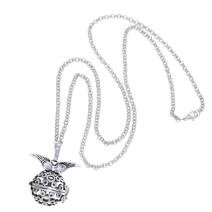 Collier diffuseur vintage en argent avec pendentif sphérique ajouré et ailes en zircon