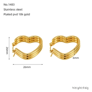Détails des dimensions et de l'acier inoxydable plaqué or 18 carats des boucles d'oreilles