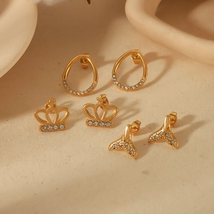 Boucles D'oreilles Puces En Acier Inoxydable Plaqué Or 18K Mode Pour Femme Couronne Queue De Poisson Zircon Bijoux