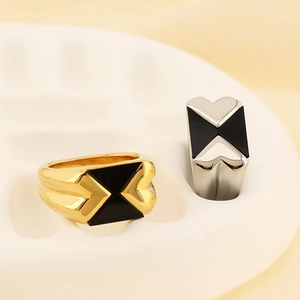 Anelli geometrici minimalisti in smalto nero, acciaio inossidabile dorato e argento