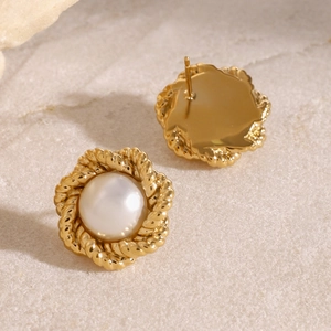 Elegant 18k gold plated stainless steel flower pearl stud earrings with twisted texture