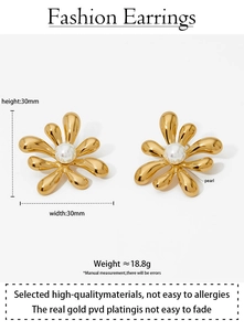 Detailed size specifications of gold flower earrings with pearls and 30mm dimensions