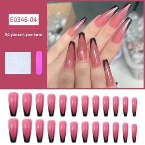 Kit détaillé de 24 faux ongles longs cercueil roses avec pointes French noires