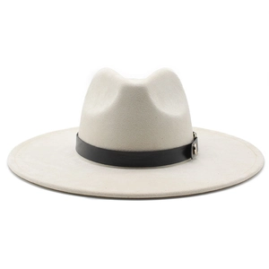Cappello fedora grigio a tesa larga in finto camoscio con cinturino in pelle nera e fibbia