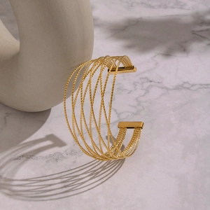 Minimalist wide mesh gold stainless steel open bangle bracelet with layered wire design