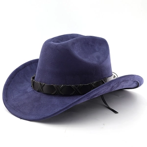 Détail du chapeau de cow-boy en daim violet avec bande en cuir à surpiqûres