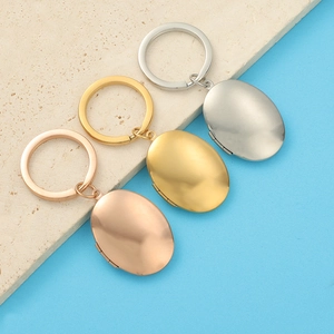 Oval 316L stainless steel locket keychains in gold, rose gold and silver mirror finish