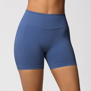 Détail du short sans couture à taille haute avec ceinture côtelée bleu marine