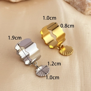 Vintage 18K gold plated stainless steel wave ring with shell pendant for women