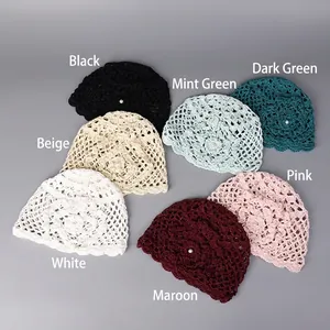 Bonnets en crochet fait main en sept couleurs avec perle et bordure ondulée