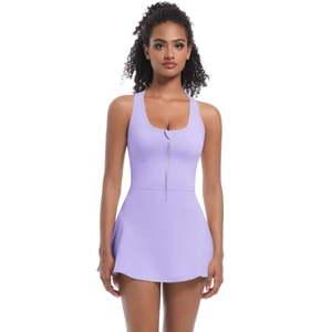 Robe de tennis lavande avec fermeture éclair frontale et jupe pour le sport