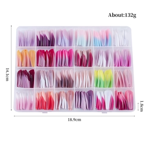 Set da 24 scomparti con unghie finte stile cat-eye e French manicure colorate