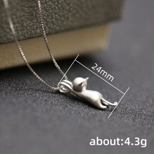 Minimalist S925 sterling silver stretching cat pendant necklace with a matte finish
