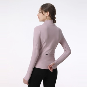 Veste de sport slim pour femme en violet clair avec col montant et poche arrière