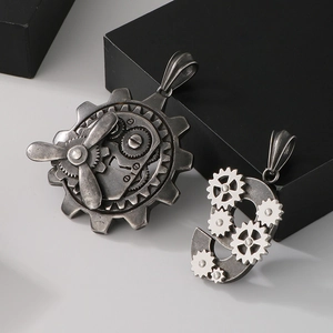 Details von Vintage Steampunk Zahnrad Anhängern in oxidierter Edelstahl Optik