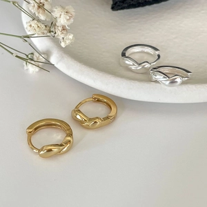Minimalist 925 silver cross knot hoop earrings in gold and silver mirror finish