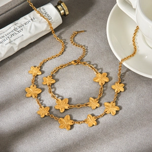Flower Necklace And Bracelet Jewelry Stainless Steel Gold Plated Brushed Petal For Women Elegant Chic Jewelry