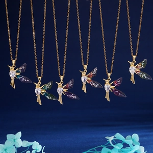 Hummingbird Pendant Necklace Copper Heart Shaped Cubic Zirconia Gradient Wings Jewelry For Women Elegant Animal Design