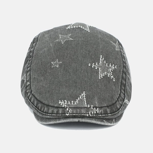 Béret en denim gris délavé avec étoiles blanches brodées au style rétro vintage y2k
