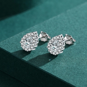 Sparkling S925 sterling silver pear cut water drop stud earrings with pavé halo