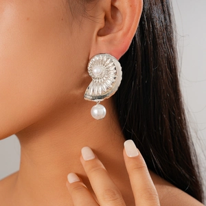 Chic silver shell earrings with faux pearls, minimalist conch design for beach vacations