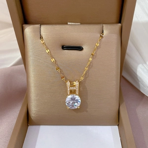 Elegant gold titanium steel necklace with H-shaped diamond buckle and round zircon pendant