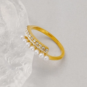 18K gold plated stainless steel open ring with pearls and pavé rhinestones in top view