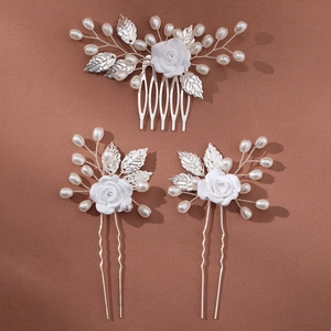Elegant bridal hair accessories set with white flowers and pearls on silver alloy pins