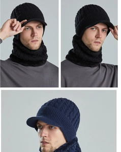 Détails d'un ensemble bonnet et tour de cou en tricot avec doublure polaire chaude