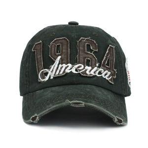 Detailansicht der 1964 America Bestickung und des gewaschenen Baumwollstoffs der Kappe