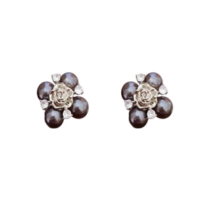 Silver rose stud earrings featuring dark pearls and sparkling zircon flower accents