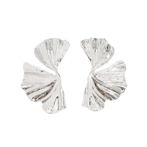 Vintage silver ginkgo leaf earrings with realistic 3D textures and elegant floral design