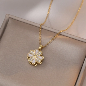 Drehbare Goldhalskette mit Kleeblatt-Anhänger aus weißem Perlmutt und Zirkonia