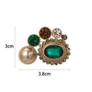 Broche fleur vintage avec émeraude et perle dorée pour foulards, taille 3,8 cm x 3 cm