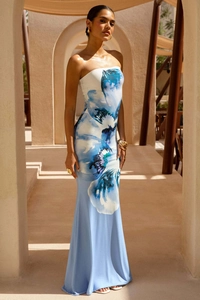 Elegant strapless long dress featuring blue floral patterns and a slim fit mermaid hem