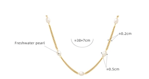 Detail of gold chain necklace with freshwater pearls and 38+7cm length dimension markers