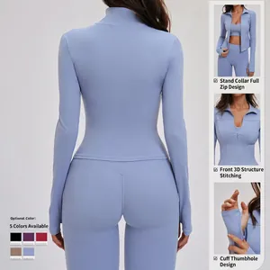 Damen Yoga-Sportjacke mit Stehkragen und Daumenlöchern in Hellblau, eng geschnitten