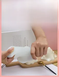 Flexible white silicone mold showing high elasticity and anti-deformation features