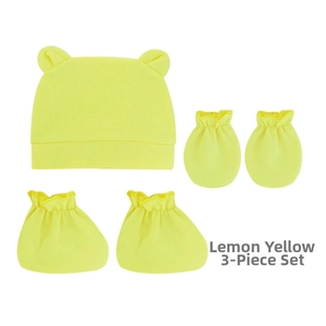 Détail d'un ensemble 3 pièces jaune citron en coton avec bonnet à oreilles d'ours