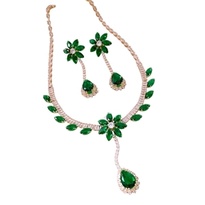Vintage gold jewelry set with green zircon flower pendants and tassel necklace for women