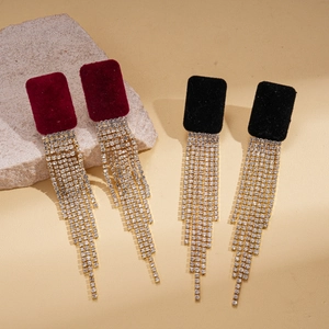 Boucles d'oreilles carrées en velours avec glands strassés en rouge et noir