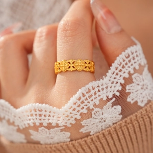 Bague ouverte vintage plaquée or avec un artisanat complexe de filigrane floral ajouré