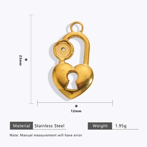 Detailed specs of a 23mm golden stainless steel heart lock pendant for DIY jewelry