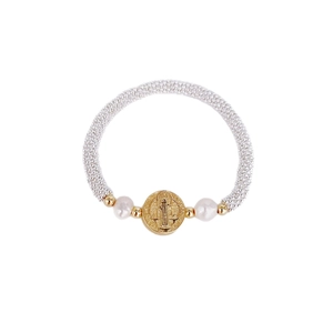 Bracelet élégant en perles argentées avec médaille d'or de Saint Benoît et perles blanches
