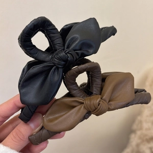 Set di mollette per capelli vintage in ecopelle con doppio fiocco nero e marrone caffè