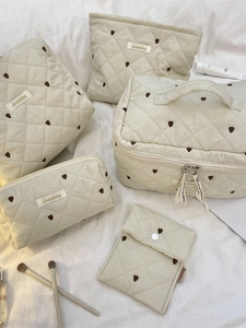 Gesteppte Herz Bestickt Kosmetiktasche Große Kapazität Reise Kosmetik Aufbewahrung Organizer Kulturbeutel Für Damen