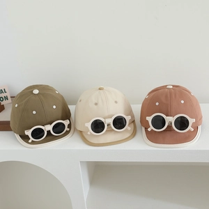 Ensemble de casquettes bébé en coton avec lunettes décoratives olive et crème