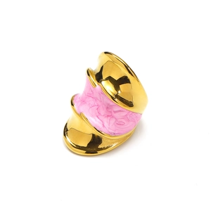 Grober vergoldeter Ring mit rosa Emaille-Marmorierung für Damen im Vintage-Stil