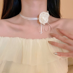 Collier Choker Fleur De Rose 3D Rétro Français Avec Ruban En Tissu Satiné Imitation Künstliche Perle Bijoux Doux Élégants Pour Femmes